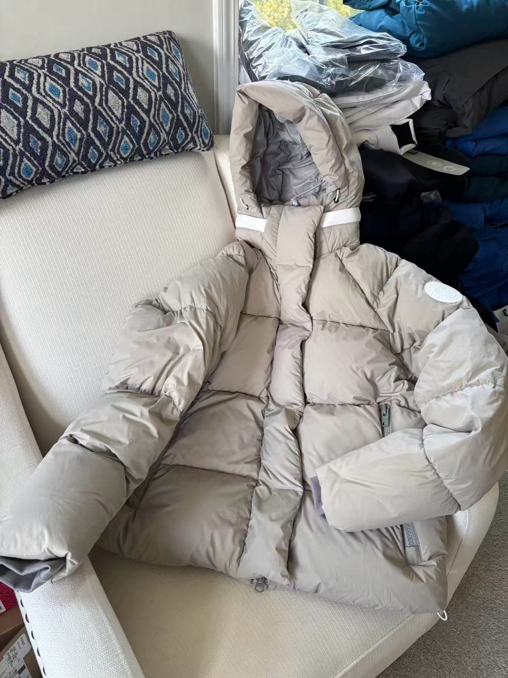 Brand new women Canada Goose Junction Parka size XL